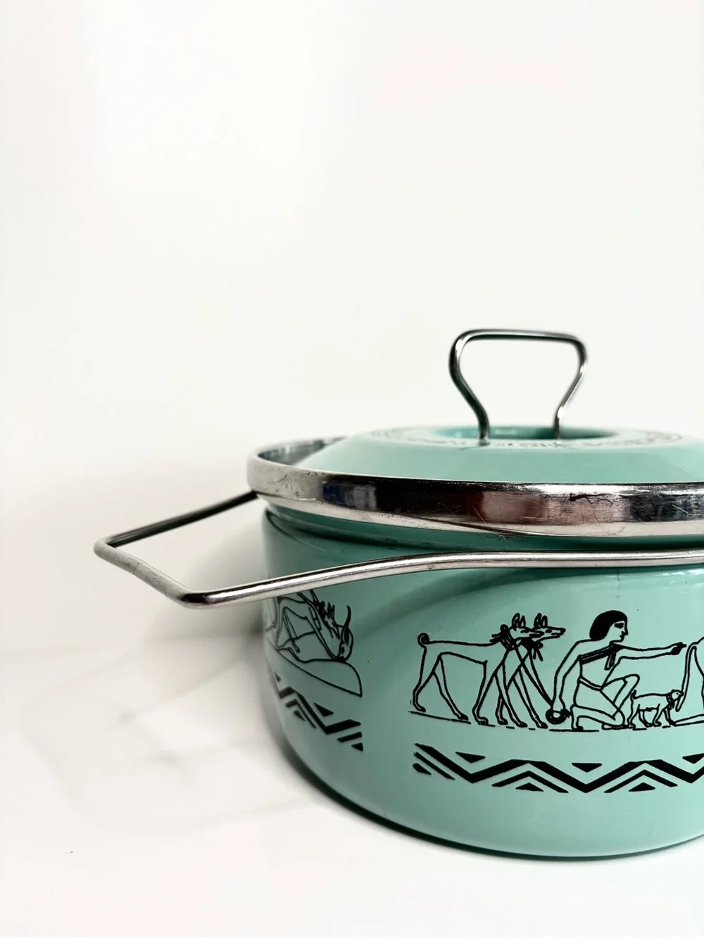 Vintage Siltal Italy Enamel 2 Quart Pot Dutch Oven Egyptian Revival Pattern
